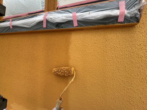 外壁ガイナ二回目施工中R施工前